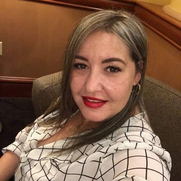 Meet your Posher, Jessica - Picture 1 of 1